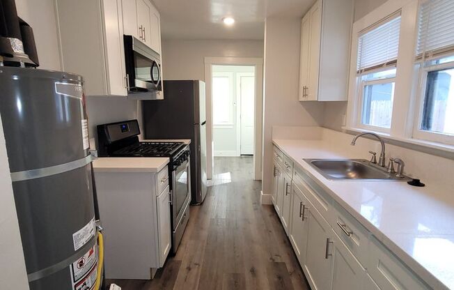 1 bed, 1 bath, 720 sqft, $1,740, Unit unit 6