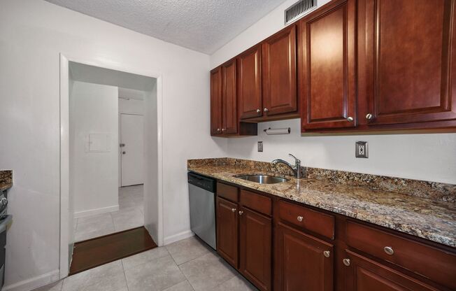 2 beds, 1 bath, $2,699