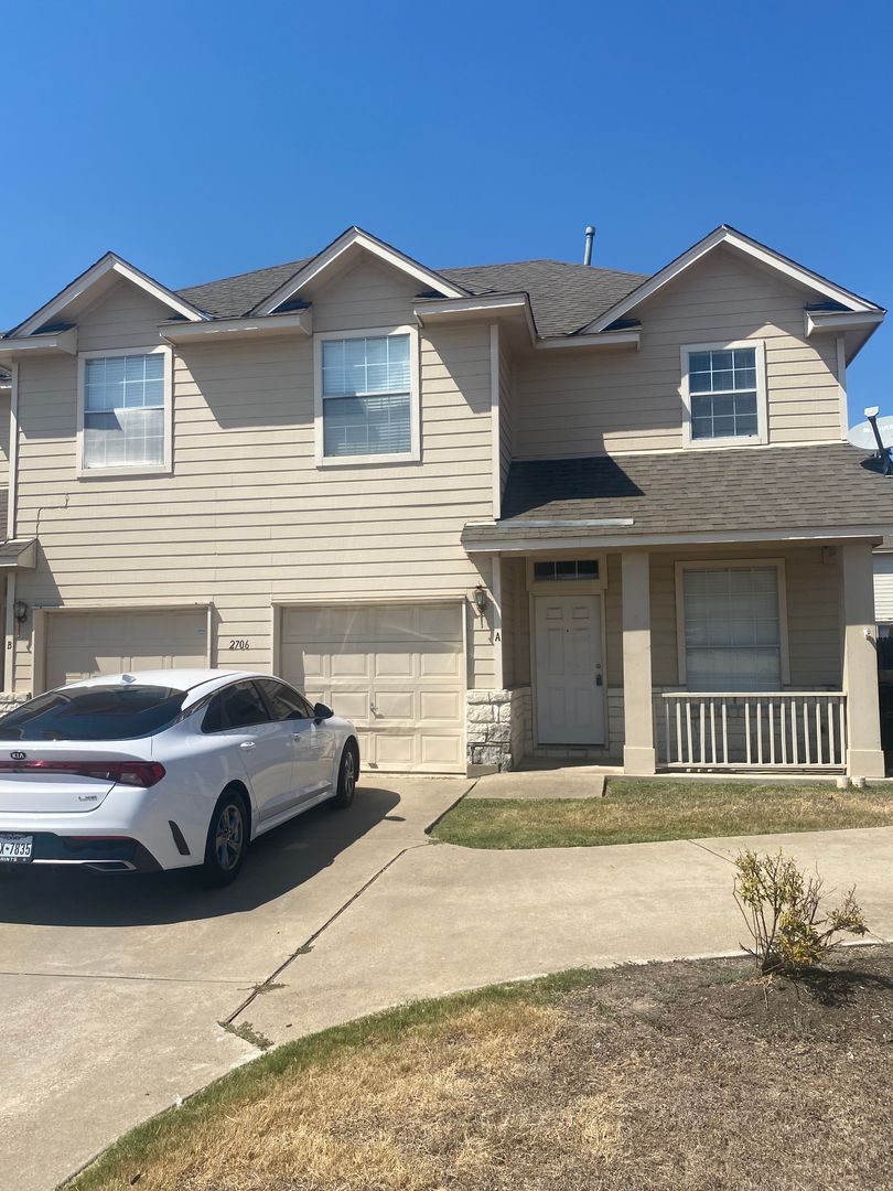 2706 Westhampton Ct
