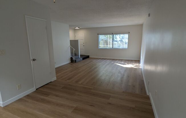 Beautifully Remodeled 2 Bed 1.5 Bath Santa Monica Condo Unit Available!! Won't Last!!