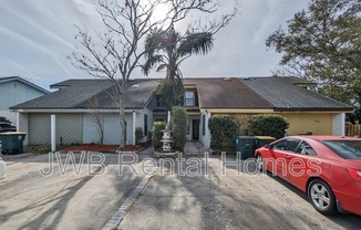 8324 CENTURY PT DR N