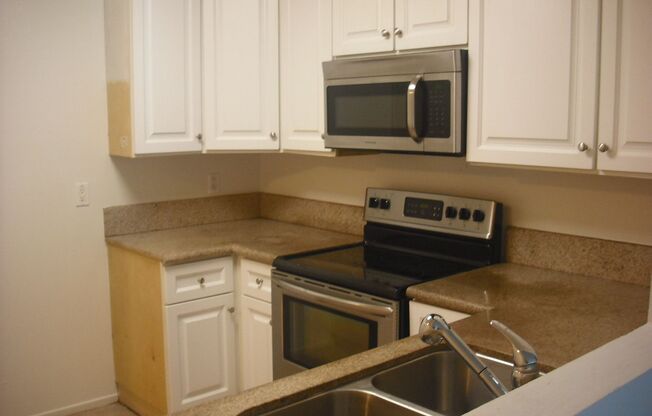 2 beds, 1 bath, $2,550, Unit # 108