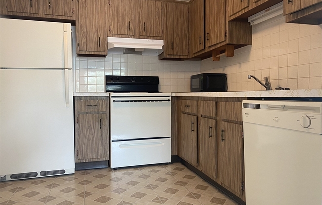 382 MASSACHUSETTS AVE