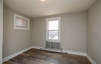 November availablity- Newly Renovated 2 Bedroom