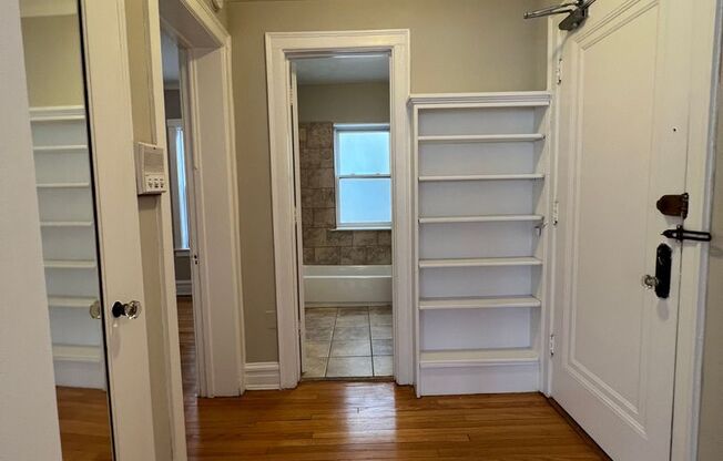 1 bed, 1 bath, 660 sqft, $1,945, Unit 1509-13.5-1W