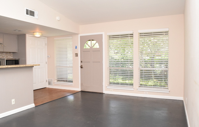 Updated Condo- 5601 Woodrow