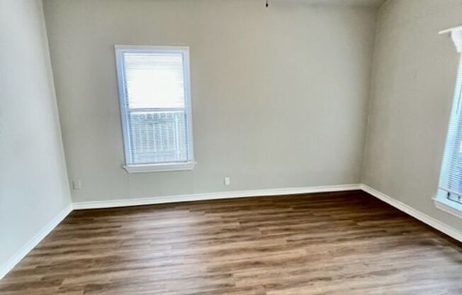 3 beds, 1 bath, $1,550