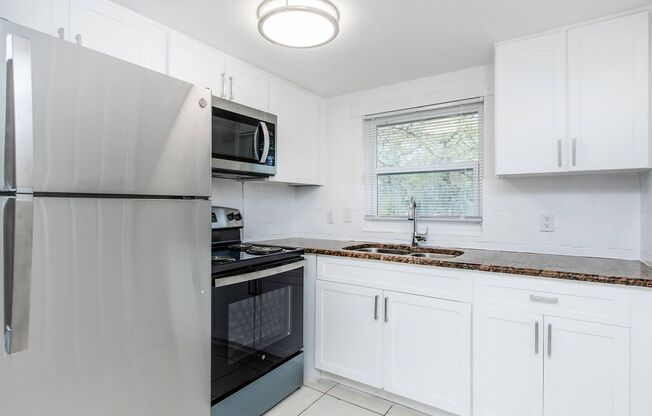 2 beds, 1 bath, 720 sqft, $1,154