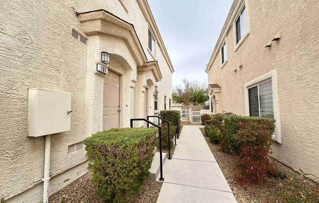 2 beds, 2.5 baths, $1,595, Unit UNIT 102