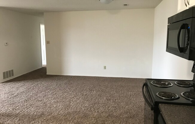 3 beds, 2 baths, 1,265 sqft, $1,242, Unit 08 - 811