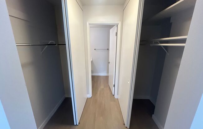 2 beds, 2 baths, 1,060 sqft, $2,695, Unit 3520 - 206