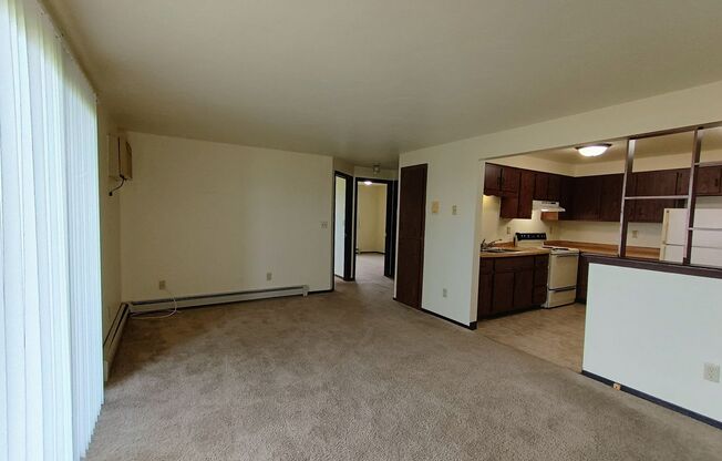 2 beds, 1 bath, 794 sqft, $1,139, Unit 1687-12