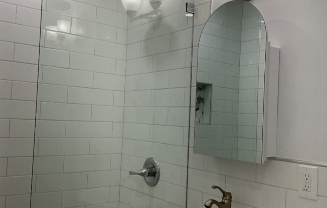 26 W 83 ST
