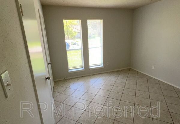 2427 AUTUMN SPG LN