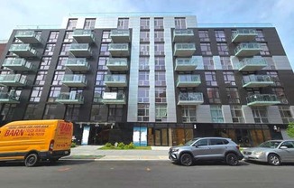 65 18 AUSTIN ST