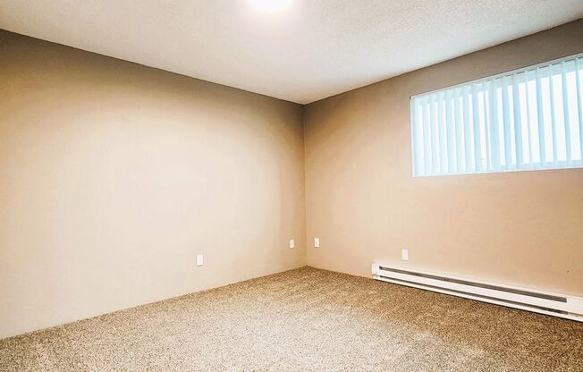 2 beds, 1 bath, 830 sqft, $1,285, Unit O-244