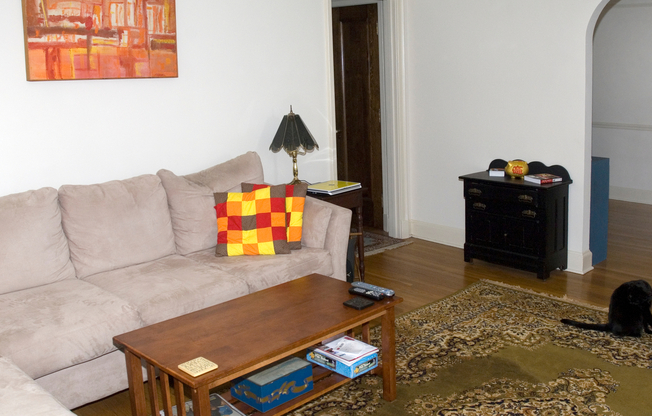 1 bed, 1 bath, 775 sqft, $1,350, Unit Apt. 2E