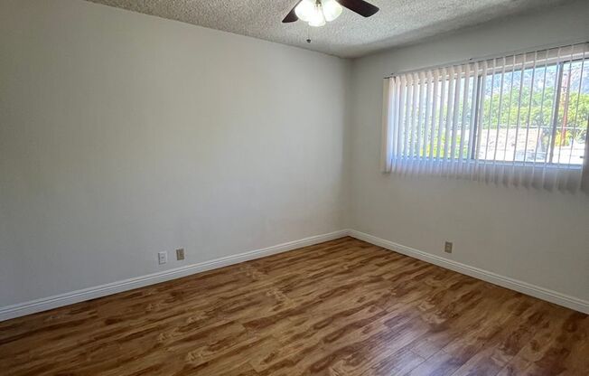 Spacious 2 Bedroom Apartment in Glendale!