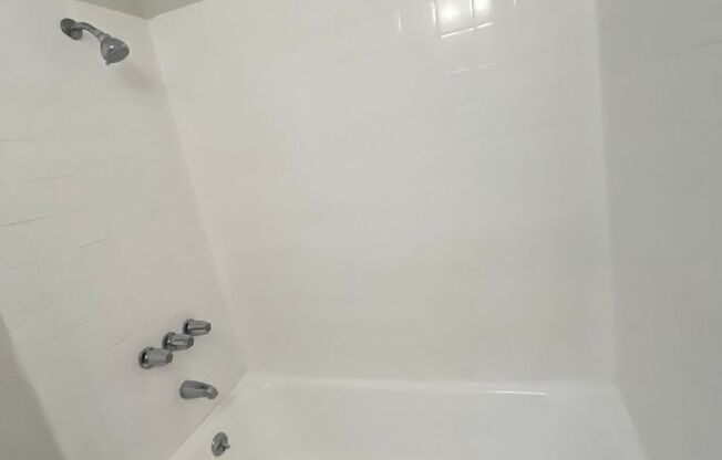 Studio, 1 bath, $1,325, Unit 03