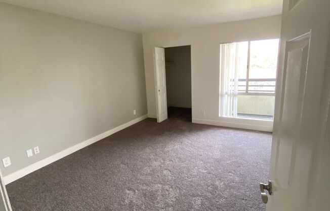 1 bed, 1 bath, 700 sqft, $1,995