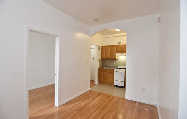 1 bed, 1 bath, $2,100, Unit 8