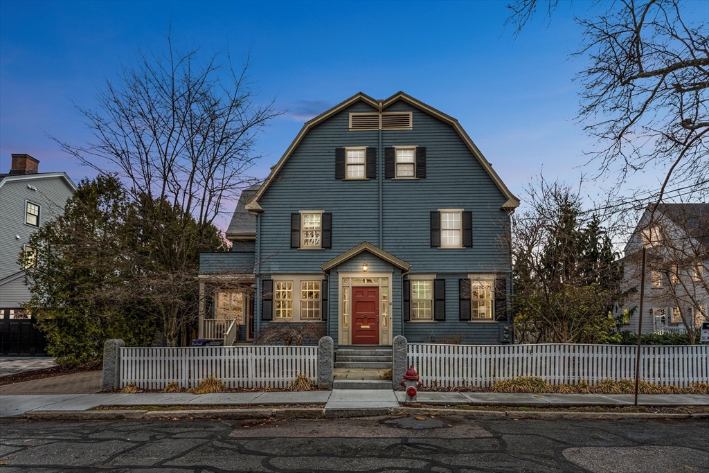 14 FRANCIS AVE