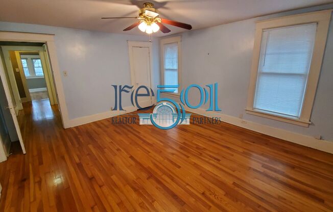 2 beds, 1 bath, 1,100 sqft, $1,250, Unit Palm Upstairs - Apt 3