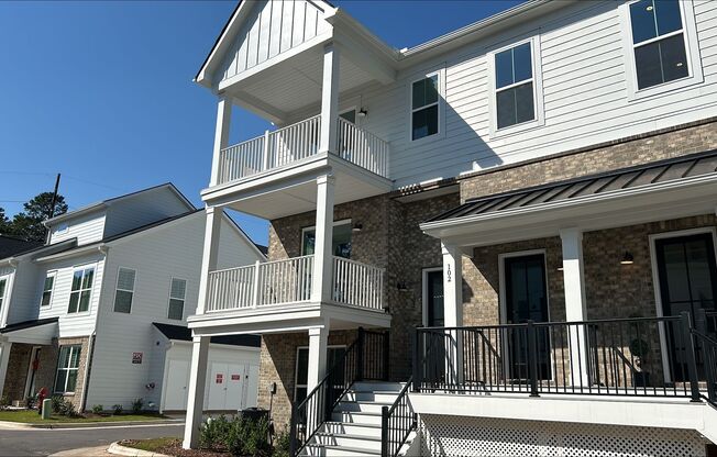 BRAND NEW CONSTRUCTION - 3 Bed, 2.5 Bath End Unit Townhouse in Raleigh