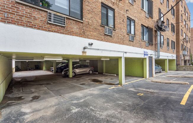 2 beds, 1 bath, 656 sqft, $2,450, Unit 303