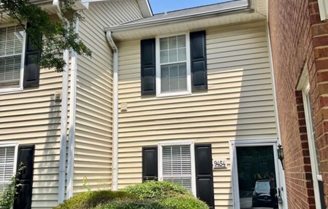 South Charlotte 2 Bedroom Garden Unit, Immediate move in!