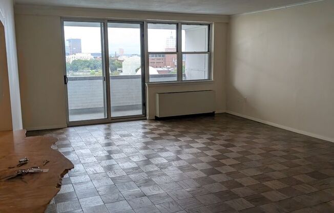 3 beds, 2 baths, 1,413 sqft, $3,500, Unit 9H