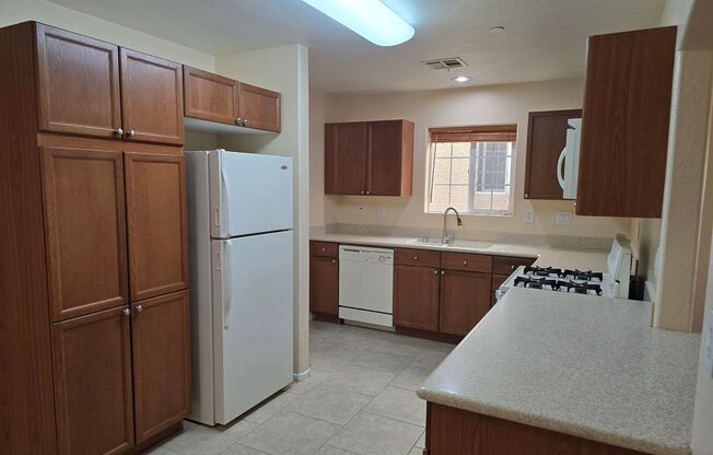 3 beds, 2.5 baths, $1,730