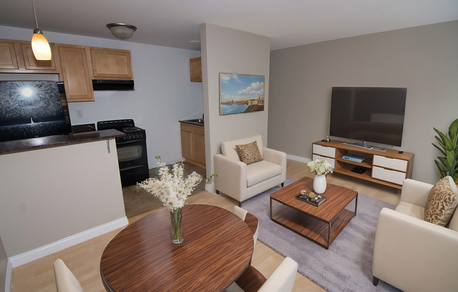 1 bed, 1 bath, $1,025, Unit Unit 17