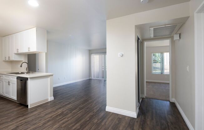 2 beds, 2 baths, 954 sqft, $2,895, Unit 202