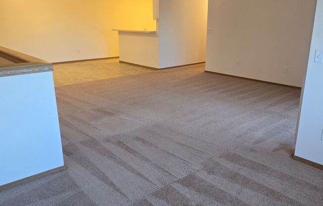 2 beds, 1 bath, 1,050 sqft, $1,269, Unit PL   7610