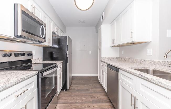 1 bed, 1 bath, 585 sqft, $1,455