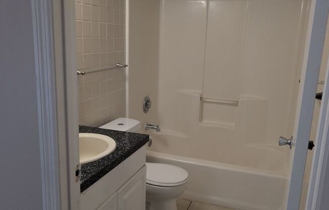 2 beds, 2 baths, 1,200 sqft, $1,350, Unit 32