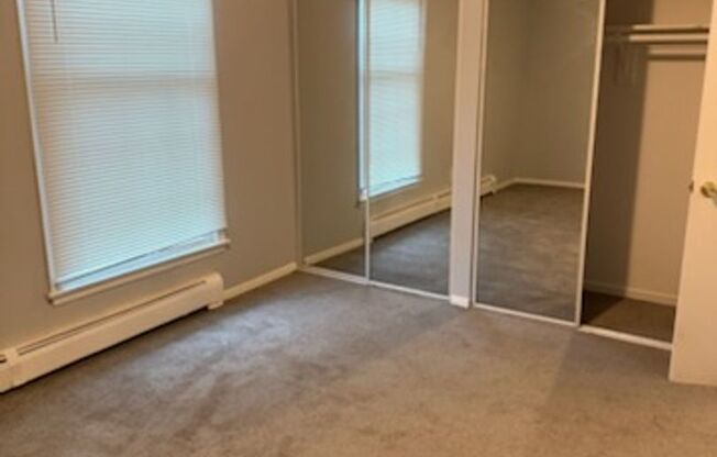 2 beds, 1 bath, 800 sqft, $1,400, Unit 10RW-6