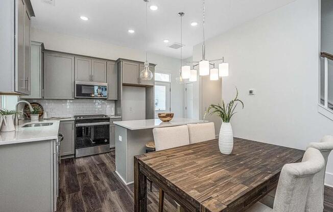1007 W PATTERSON PT