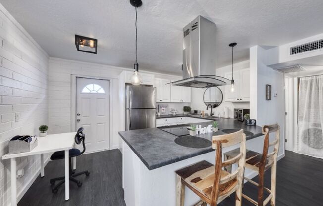 1 bed, 1 bath, 700 sqft, $1,297, Unit 1131-D