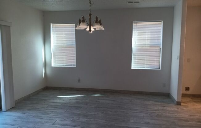 Newly-renovated 3 bedroom, 2 bathroom in Los Lunas! Showings coming soon!