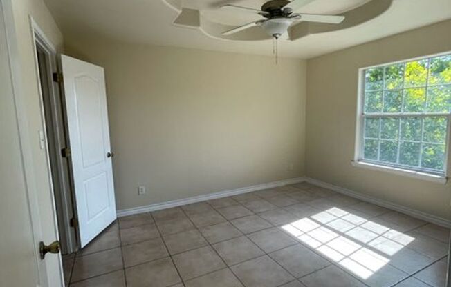 2 beds, 1 bath, 900 sqft, $1,195, Unit Villa Dorada 6