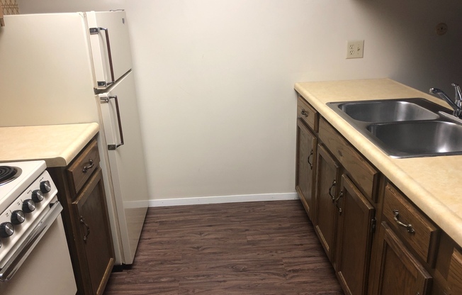 1 bed, 1 bath, $795, Unit 6