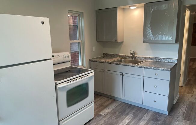 130 Martsolf Ave - (06114)
