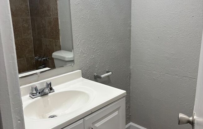 1 bed, 1 bath, 770 sqft, $1,435, Unit 4-2418-A