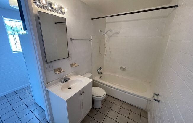 Studio, 1 bath, $725, Unit KEL201-5