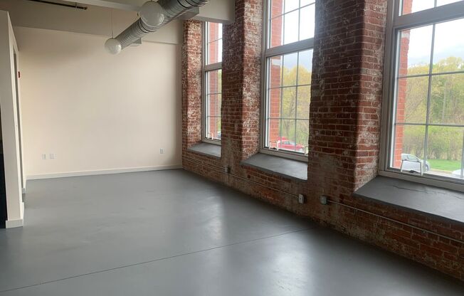 Studio, 2 baths, 887 sqft, $1,857, Unit 107