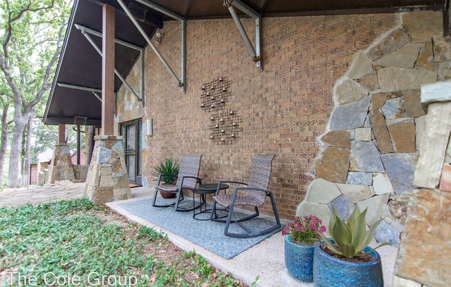 1202 Riverview Dr