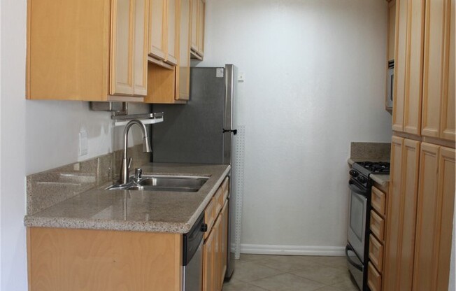 1 bed, 1 bath, 860 sqft, $3,300, Unit 207