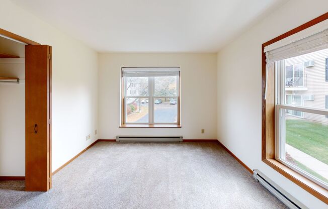 2 beds, 2 baths, 950 sqft, $1,695, Unit 7657CB